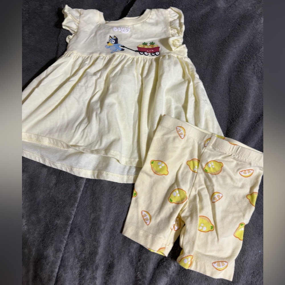 Baby Girl Lemon Print Two-Piece Set in Pale Yellow